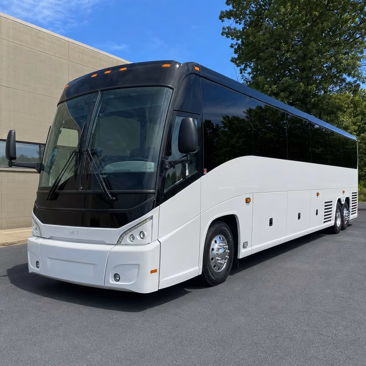long distance charter bus rentals from nashville to memphis atlanta and beyond