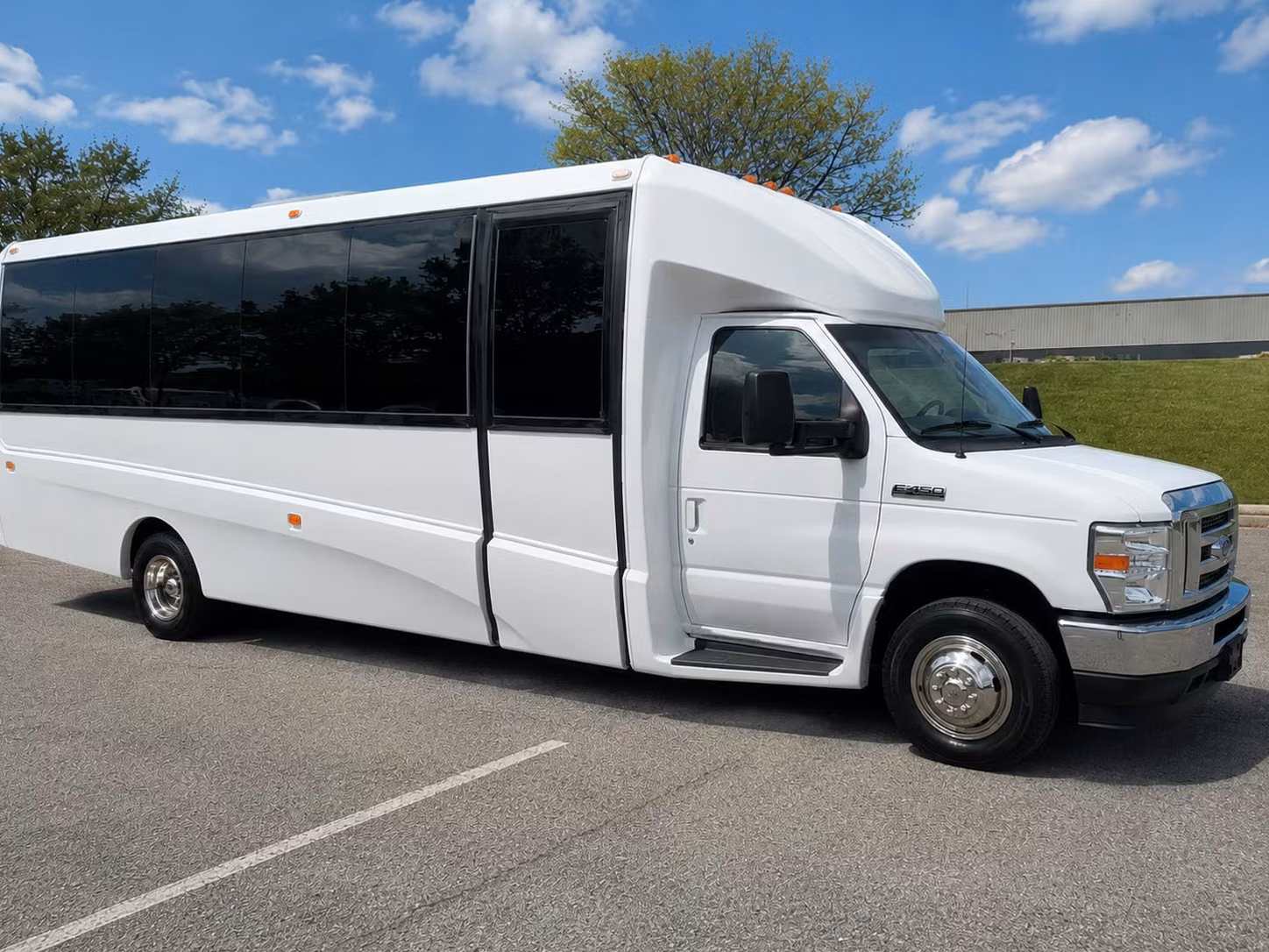 minibus rentals for smaller nashville prom groups that want privacy and comfort
