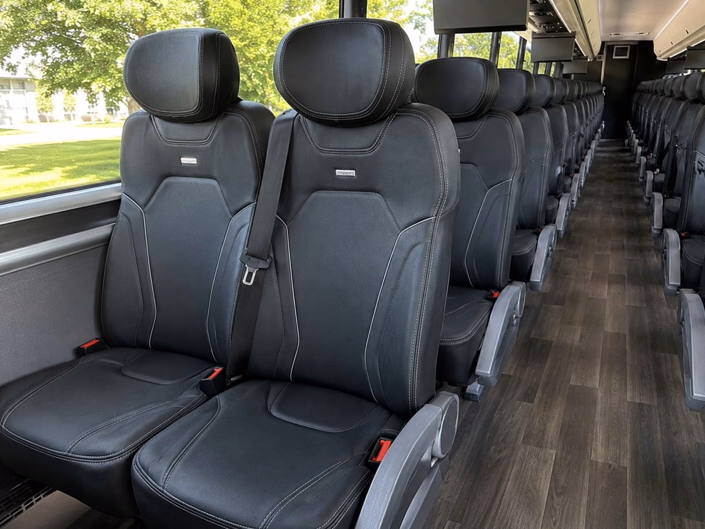 nashville s most popular wedding venues deserve seamless guest shuttle service